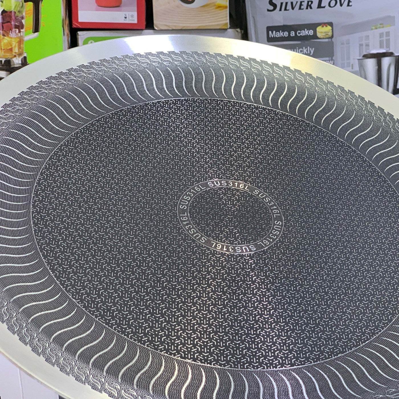 Laser Coating tawa with wooden handles